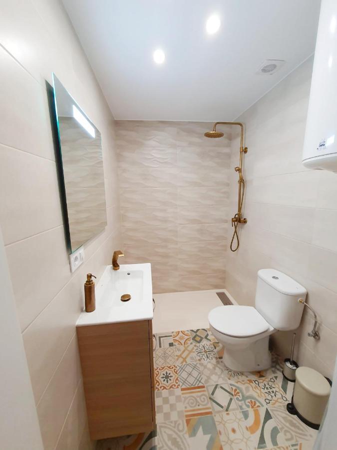 Spiral Stairs Duplex Apartment Figueres  Luaran gambar