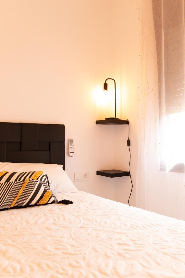 Spiral Stairs Duplex Apartment Figueres  Luaran gambar